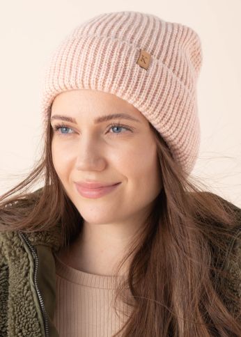 Зимняя шапка Chloe Kamea